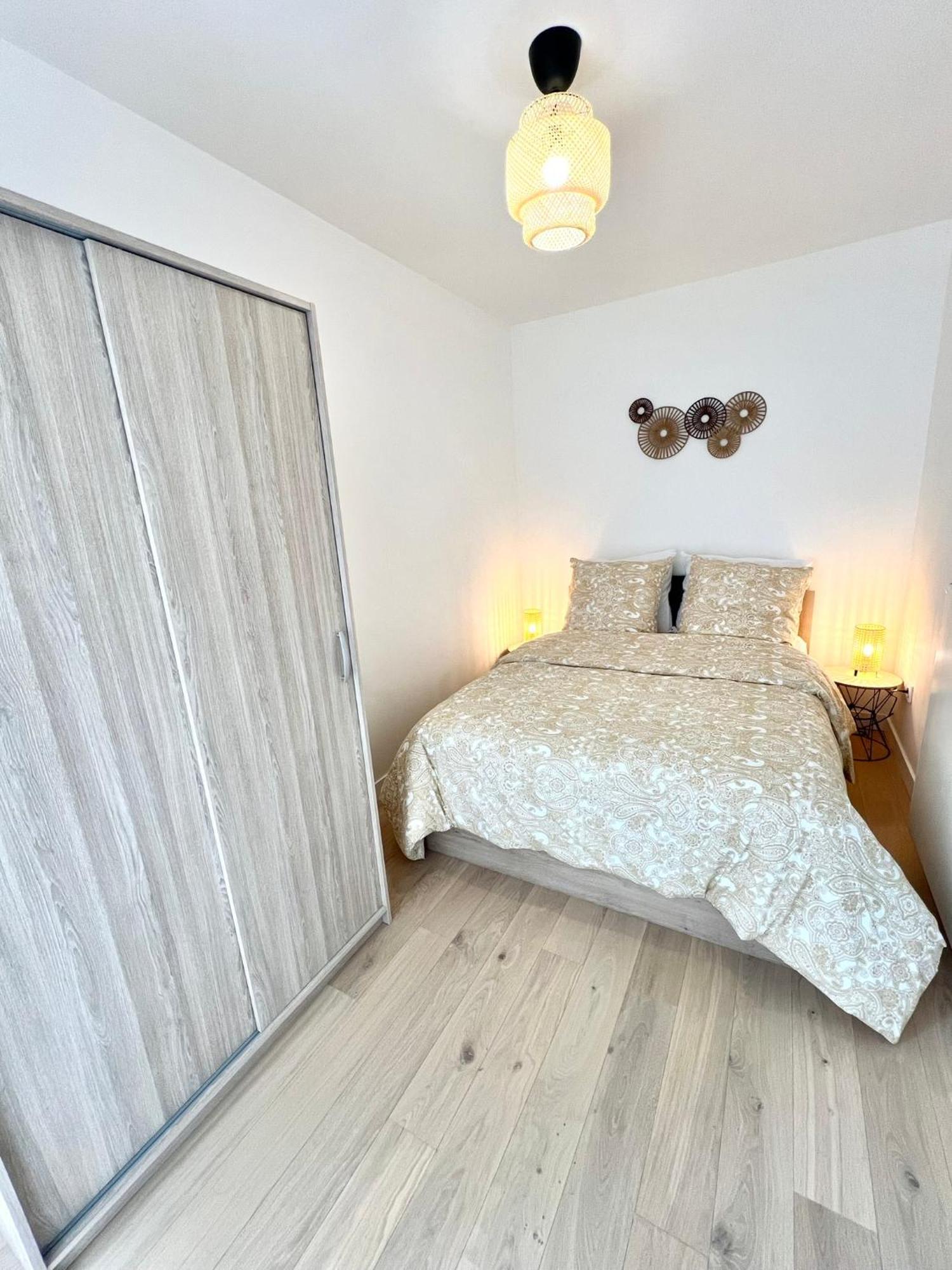 Appartement Neuf Et Spacieux 클리시 외부 사진
